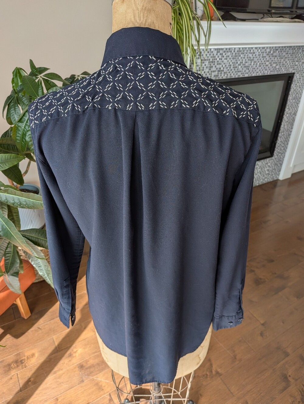 Uniqlo Classic Navy Button-Up Shashiko Blouse with Sashiko